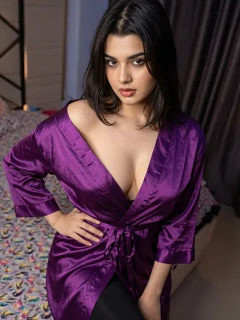 Vadodara call girls hotel delivery