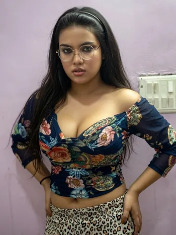 escorts in Vadodara